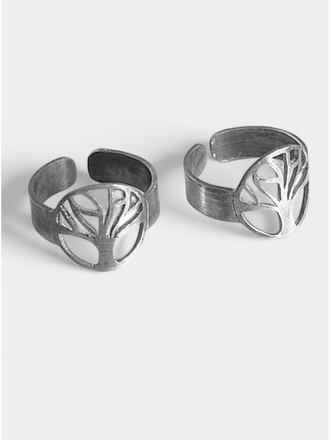 

Goldnera 925 Sterling Silver Oxidised Graceful Tree of Life Toe Rings