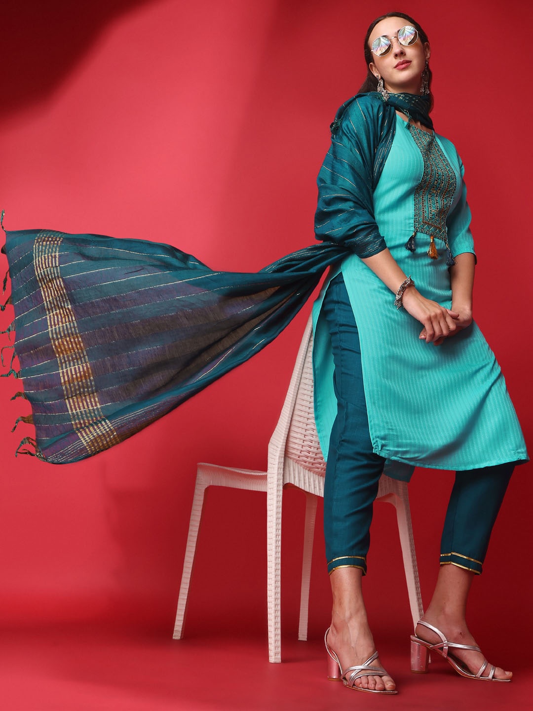 

BAESD Striped Regular Thread Work Straight Kurta with Trousers & Dupatta, Blue