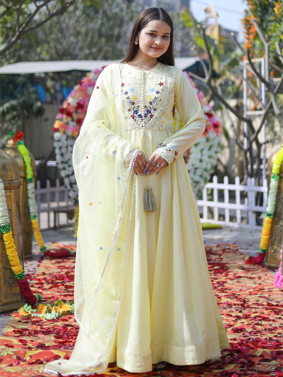 

Rangeelo Floral Embroidered Maxi Silk Ethnic Dress With Dupatta, Yellow