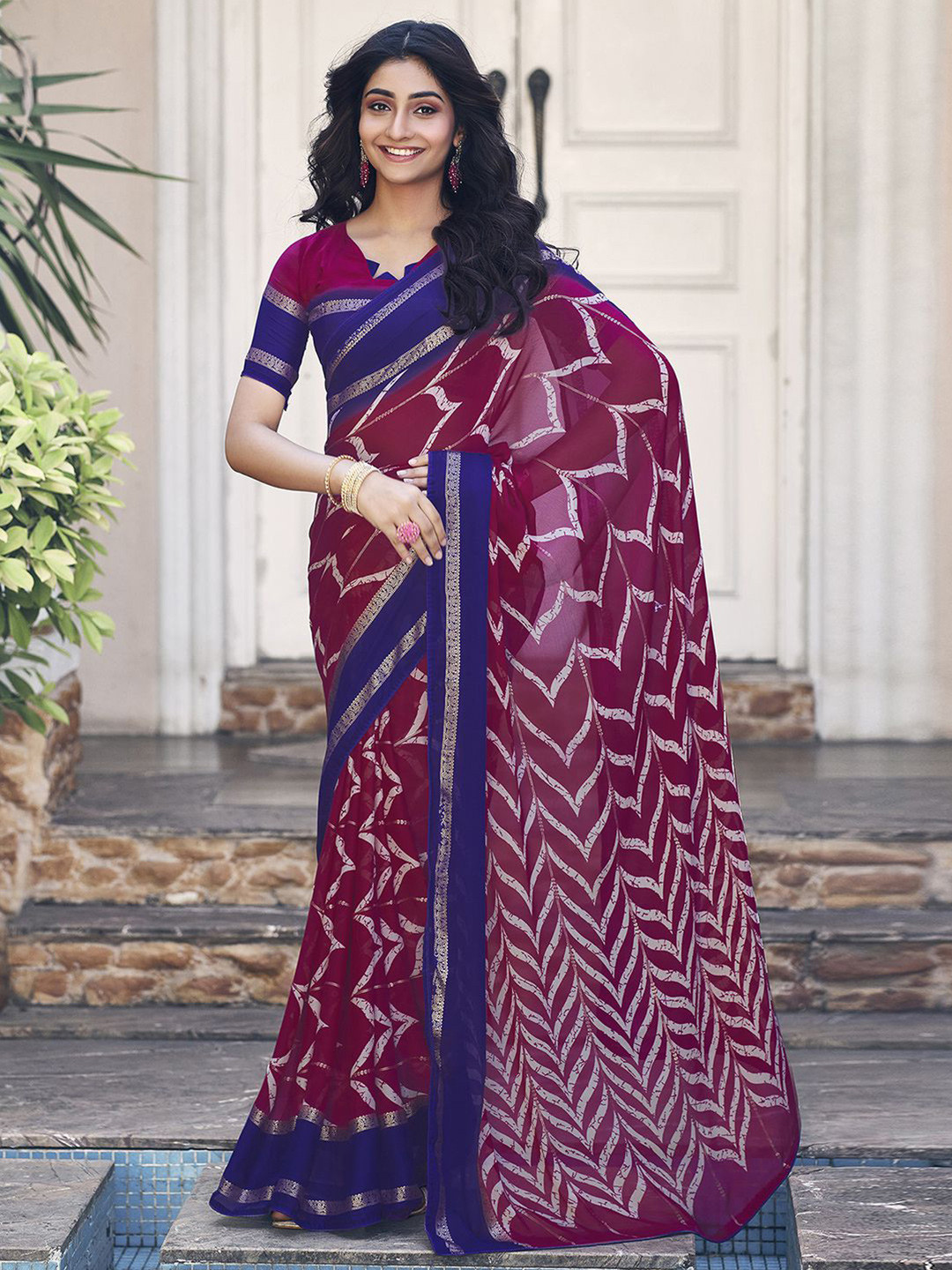 

Mitera Geometric Printed Zari Saree, Burgundy