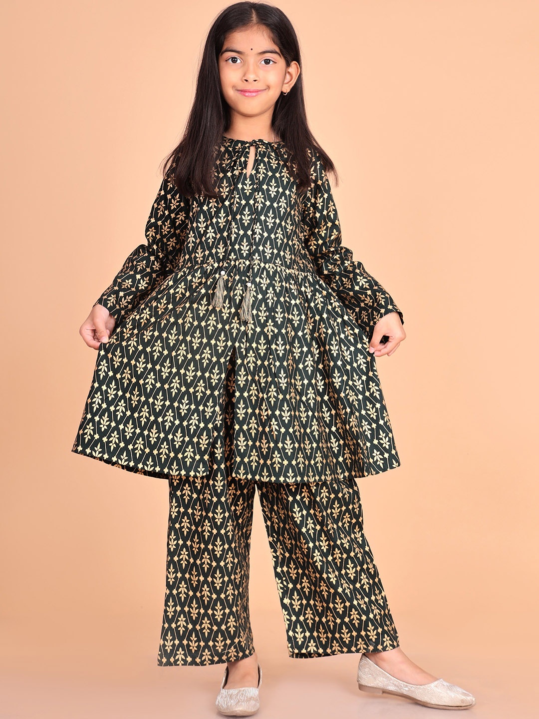 

BAESD Girls Ethnic Motifs Printed Empire Kurta with Palazzos, Green