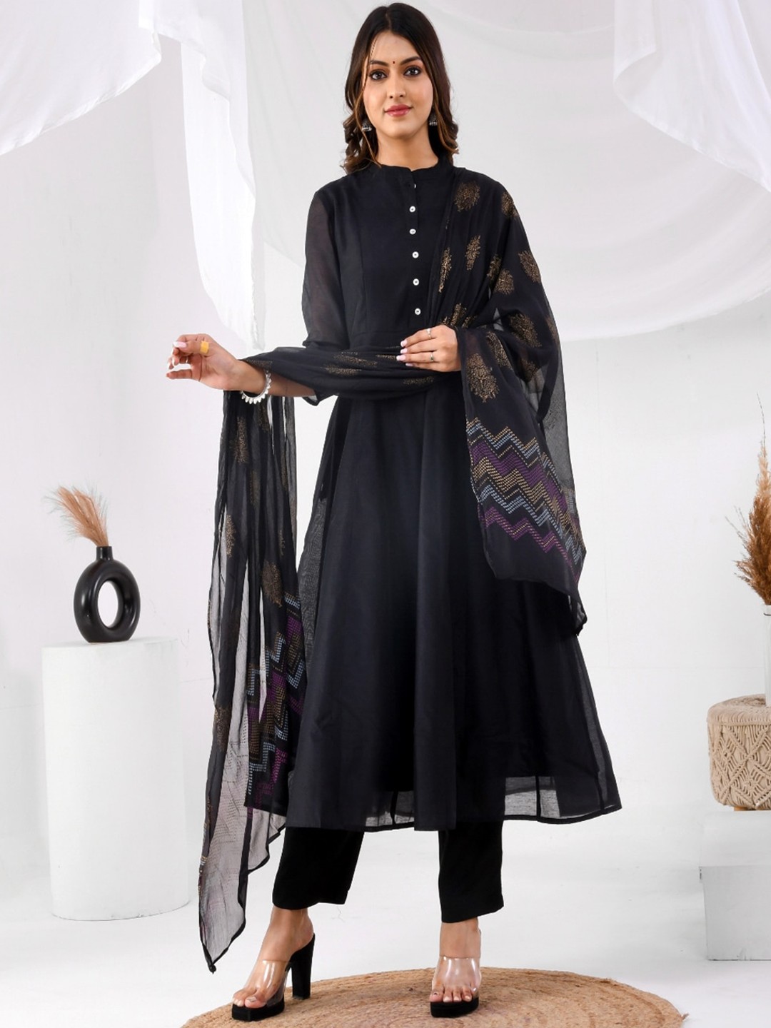 

Aspriya Mandarin Collar Chanderi Silk Anarkali Kurta, Black