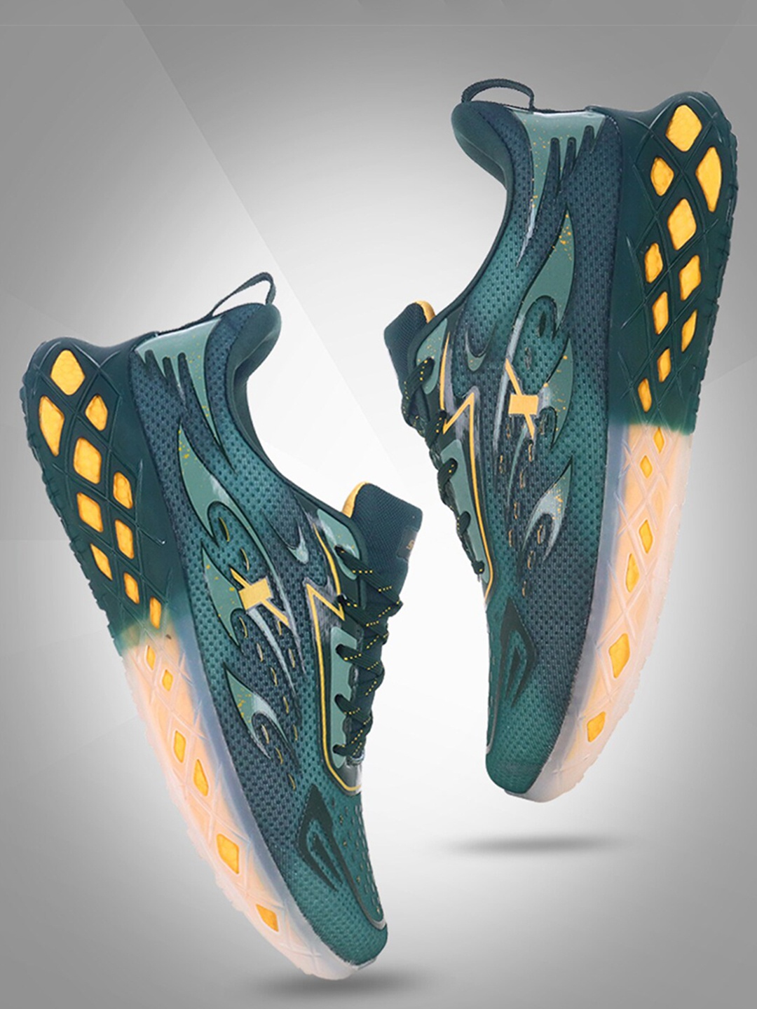 

Sparx Men Textured Running Shoes, Green