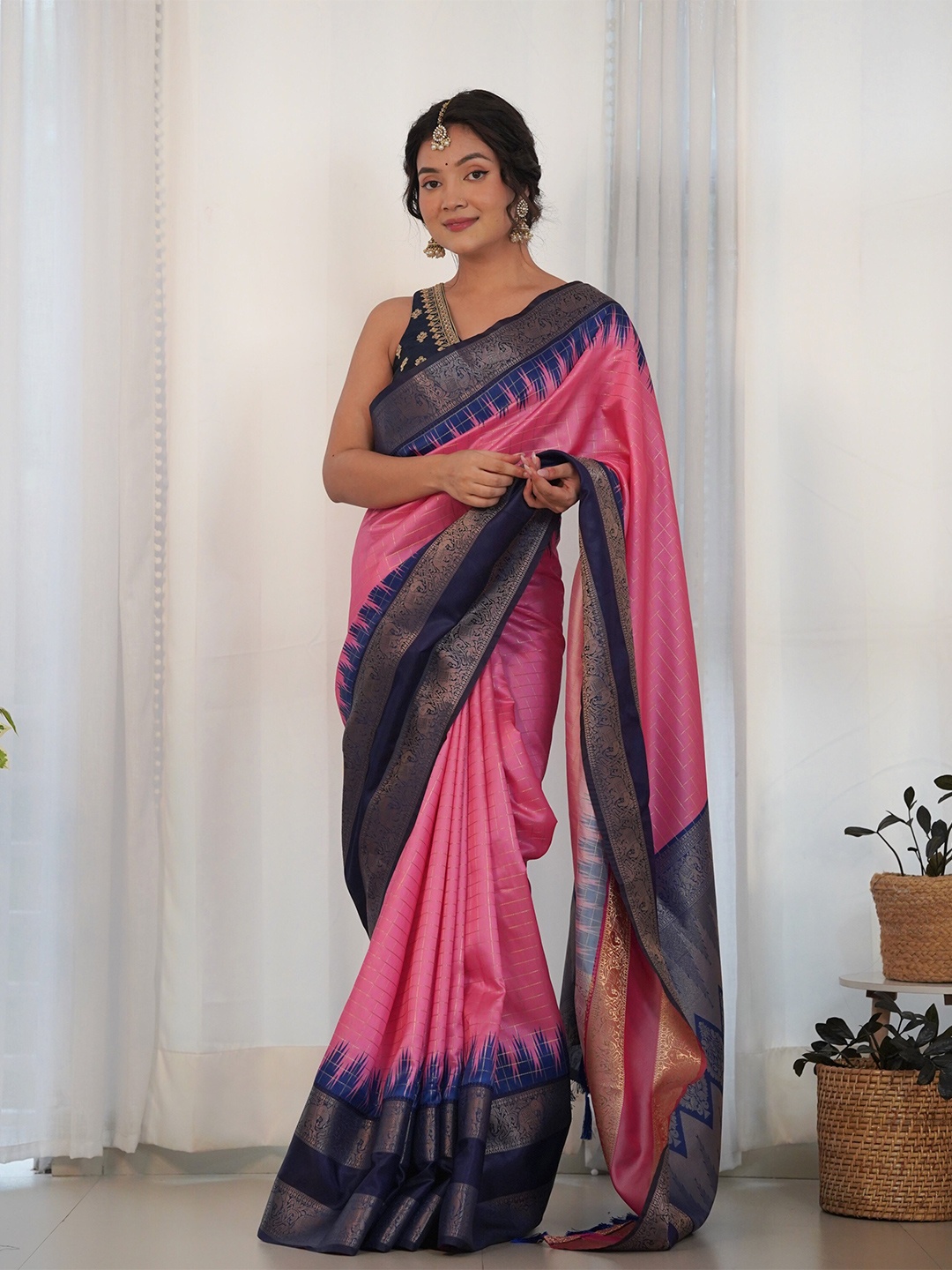 

Celeb Styles Checked Zari Saree, Pink