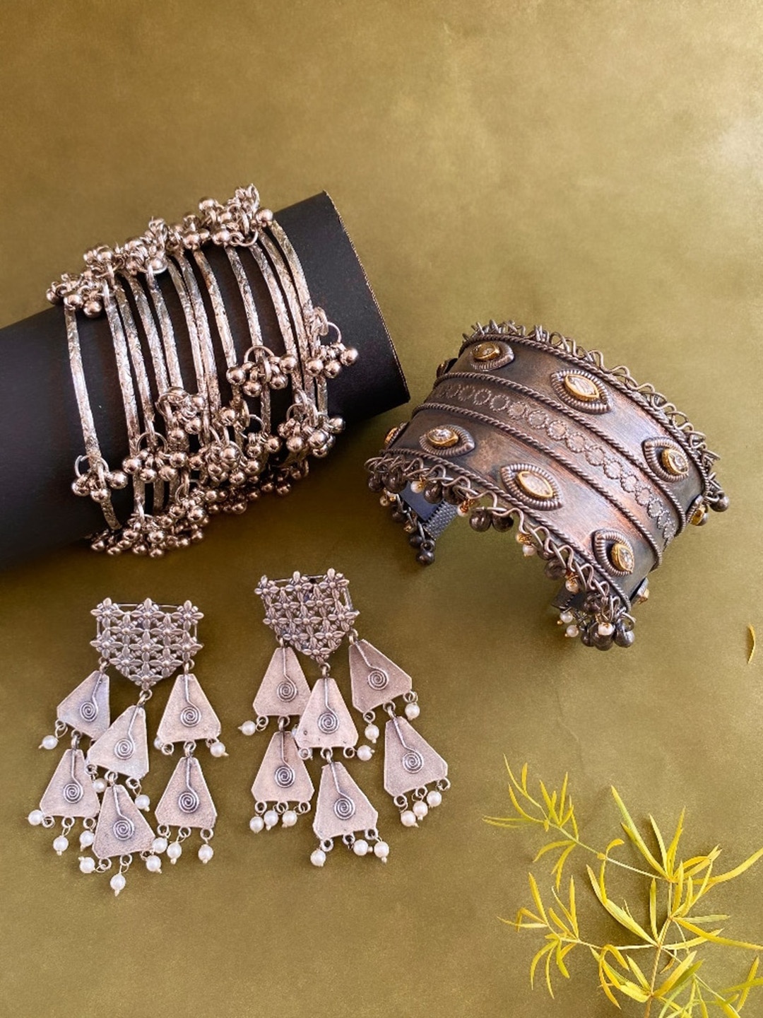 

ATIBELLE Set Of 14 Silver-Plated & Kundan Studded Jewellery Set