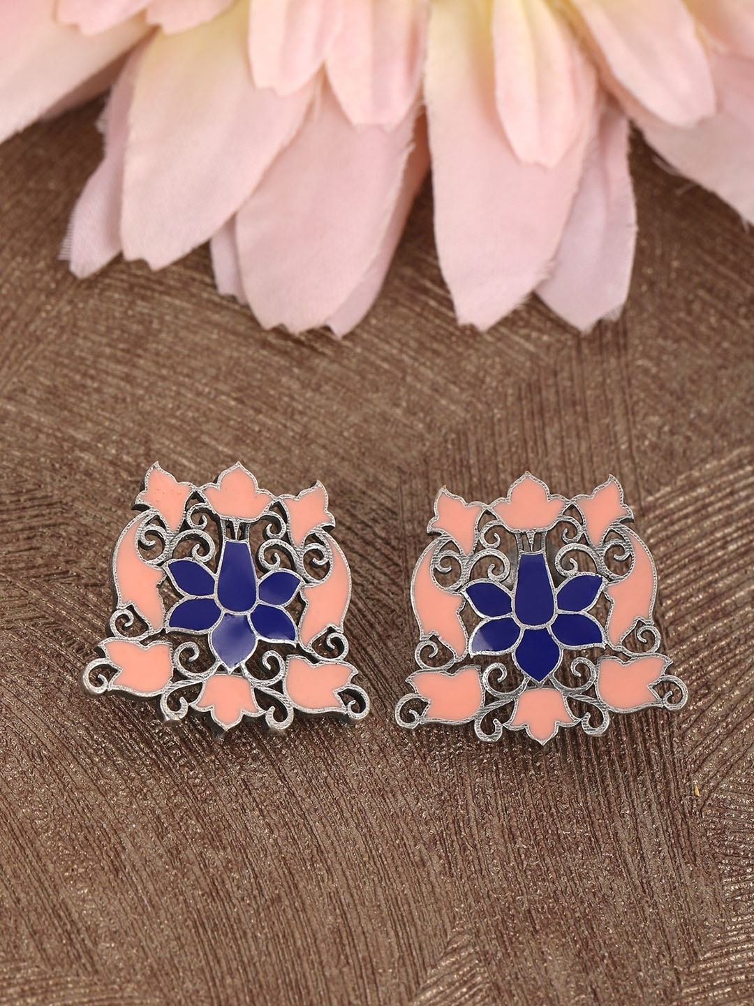 

Anouk Silver-Plated Contemporary Oxidised Studs Earrings