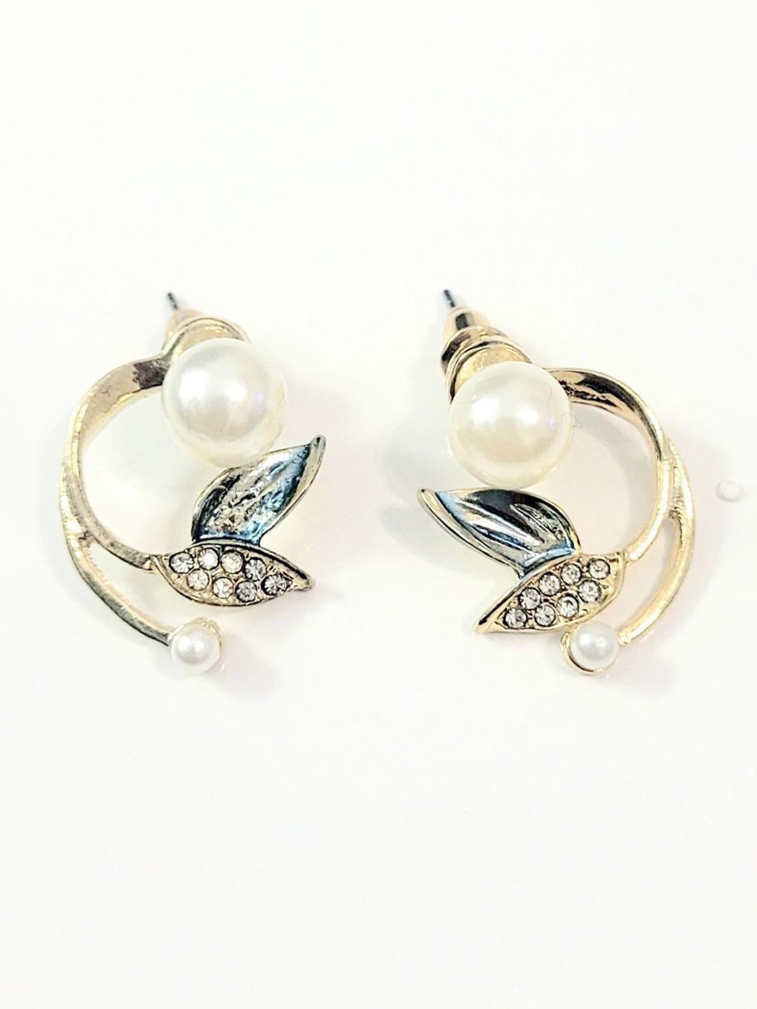 

FIMBUL Gold-Plated Leaf Shaped Studs Earrings, Green