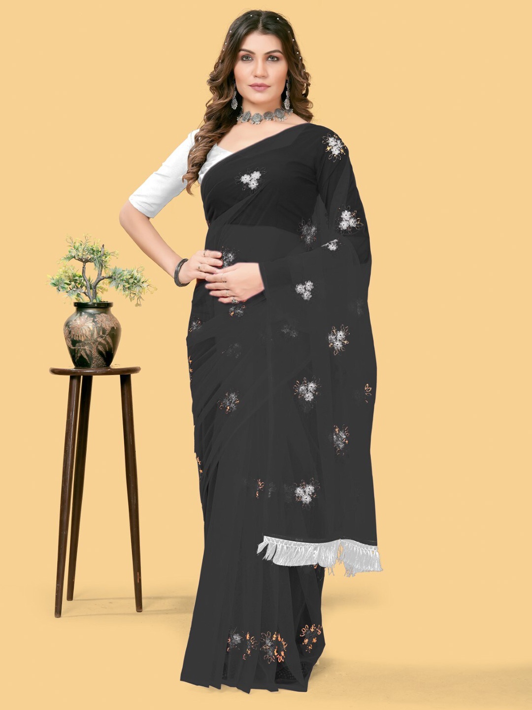 

mimi design Floral Embroidered Net Kanjeevaram Saree, Black