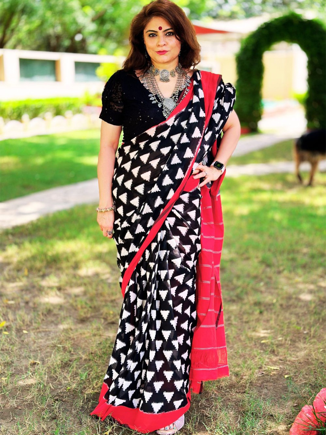 

ADITRI Pure Cotton Handwoven Telia Rumal Double Ikat Saree, Black