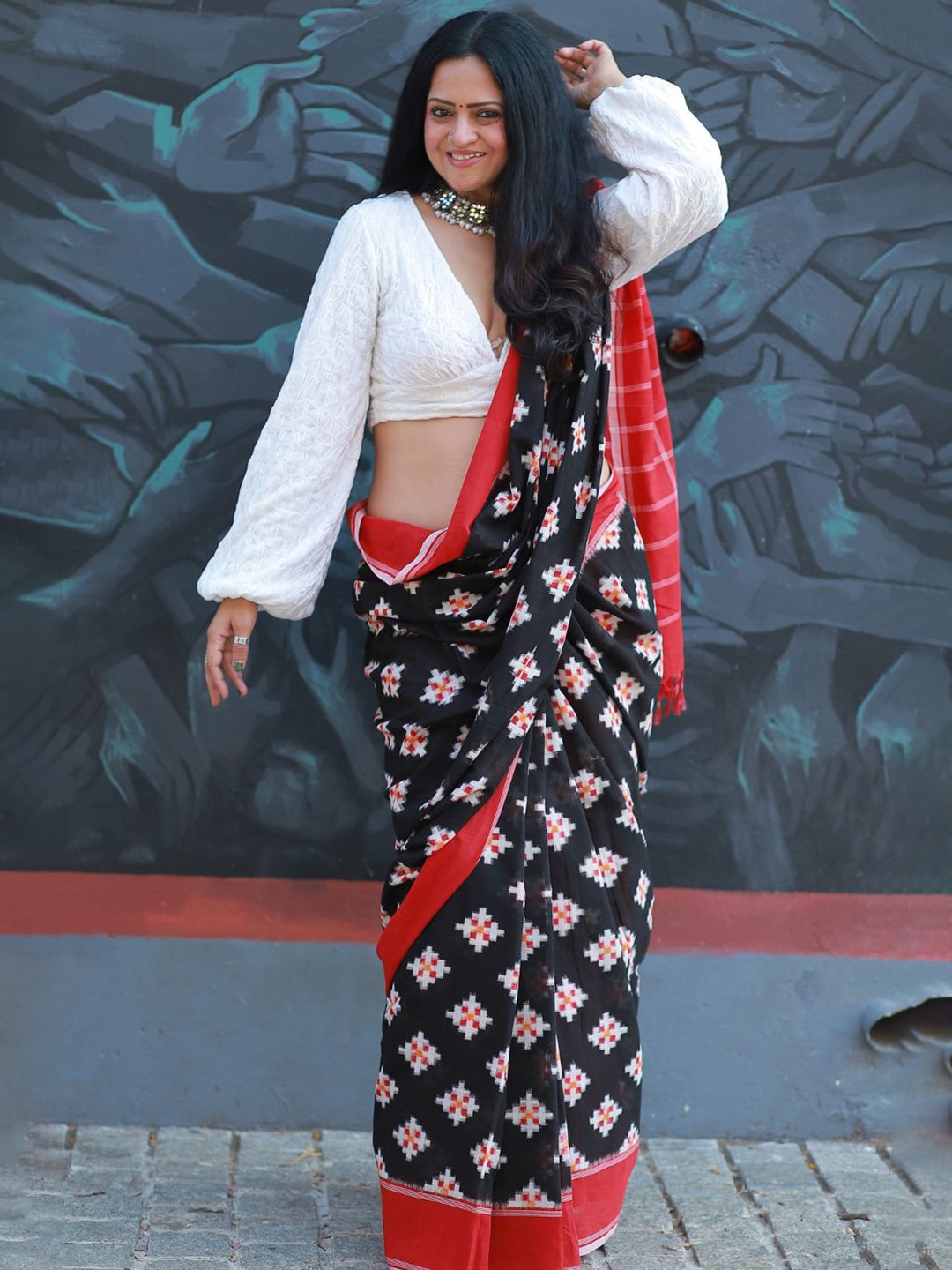 

ADITRI Handloom Handwoven Double Ikat Saree, Black