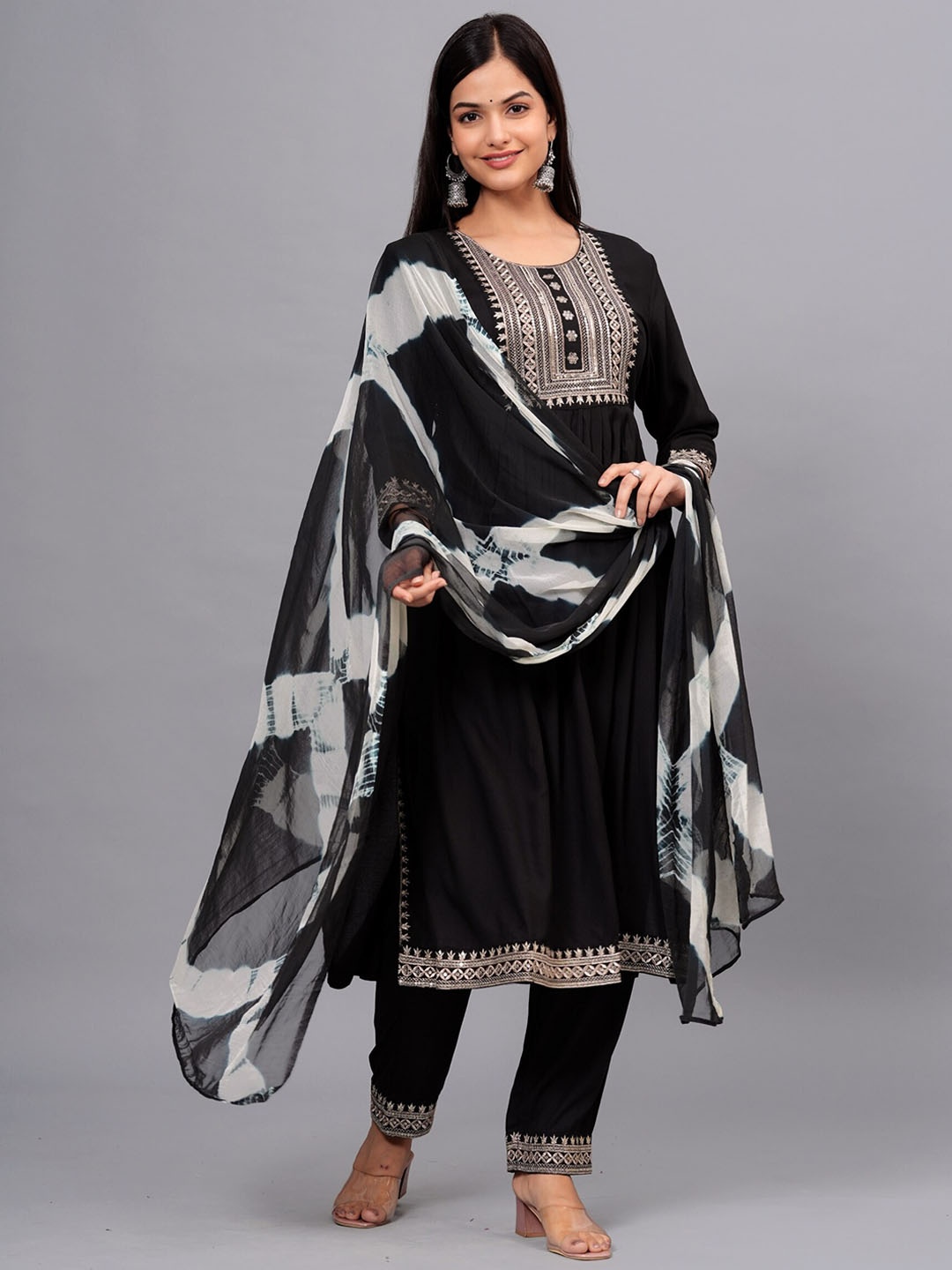 

NEW4U Floral Embroidered Kurta With Trousers & Dupatta, Black