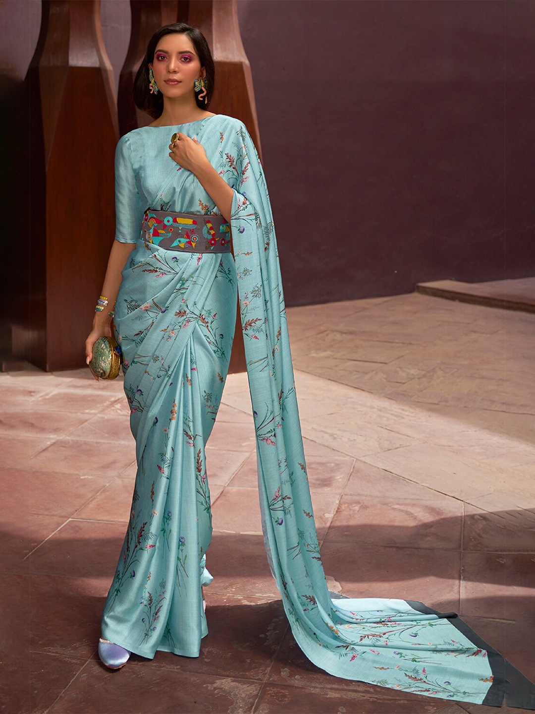 

DEVATITHI Floral Printed Saree, Blue