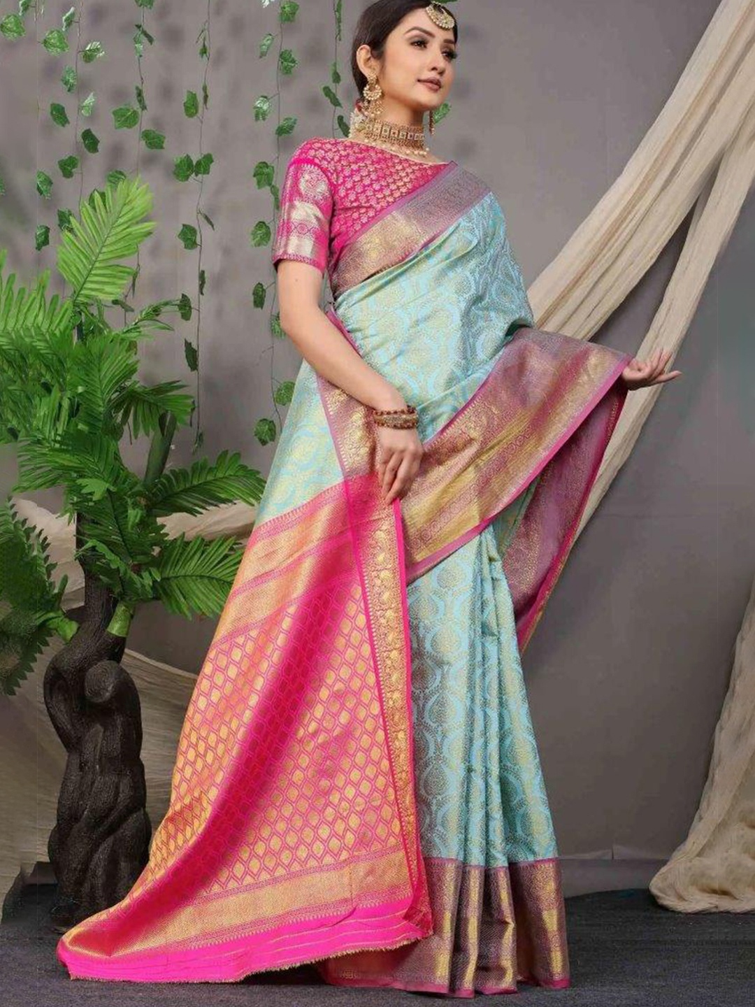 

SGF11 Ethnic Motifs Woven Design Pure Silk Kanjeevaram Saree, Blue