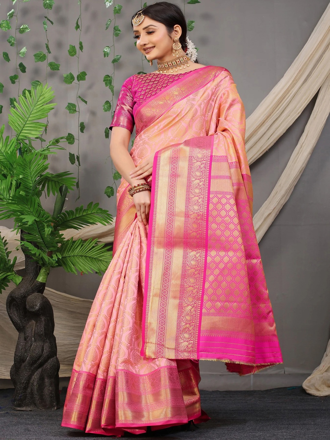 

SGF11 Woven Design Zari Pure Silk Kanjeevaram Saree, Pink