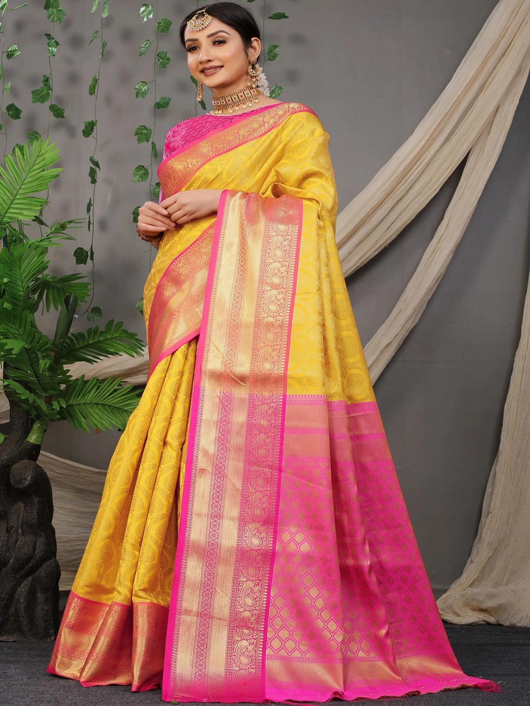 

SGF11 Woven Design Zari Pure Silk Handloom Kanjeevaram Saree, Yellow