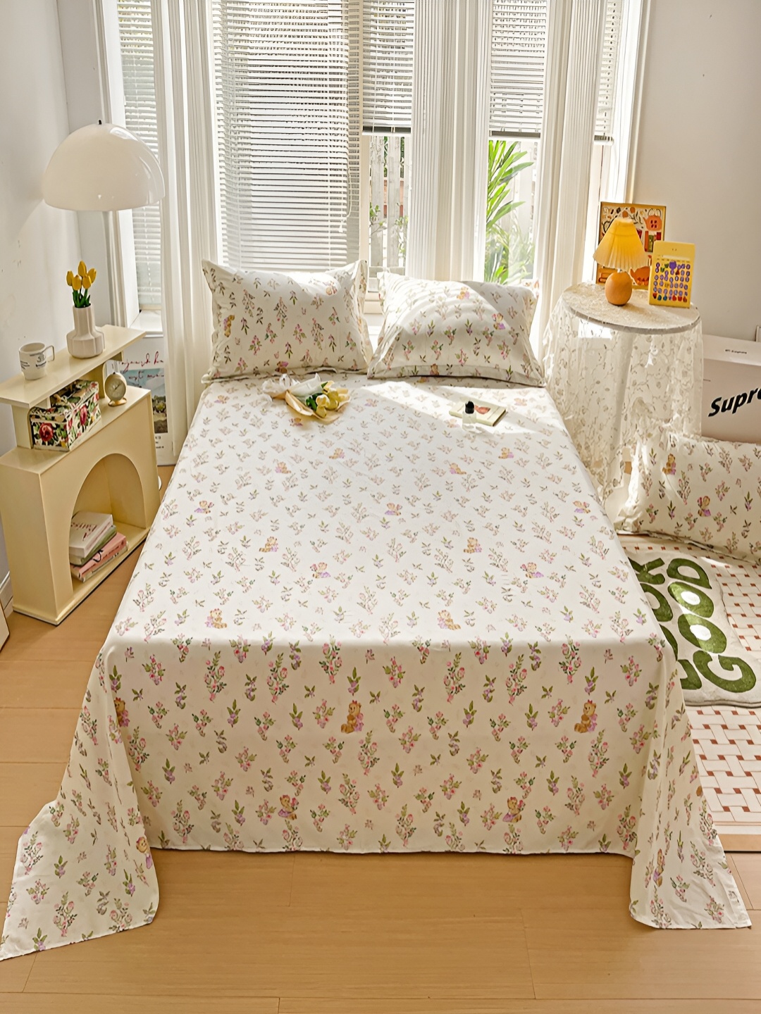 

JC HOME Cream & Green Floral Cotton 240 TC Queen Bedsheet With 2 Pillow Covers