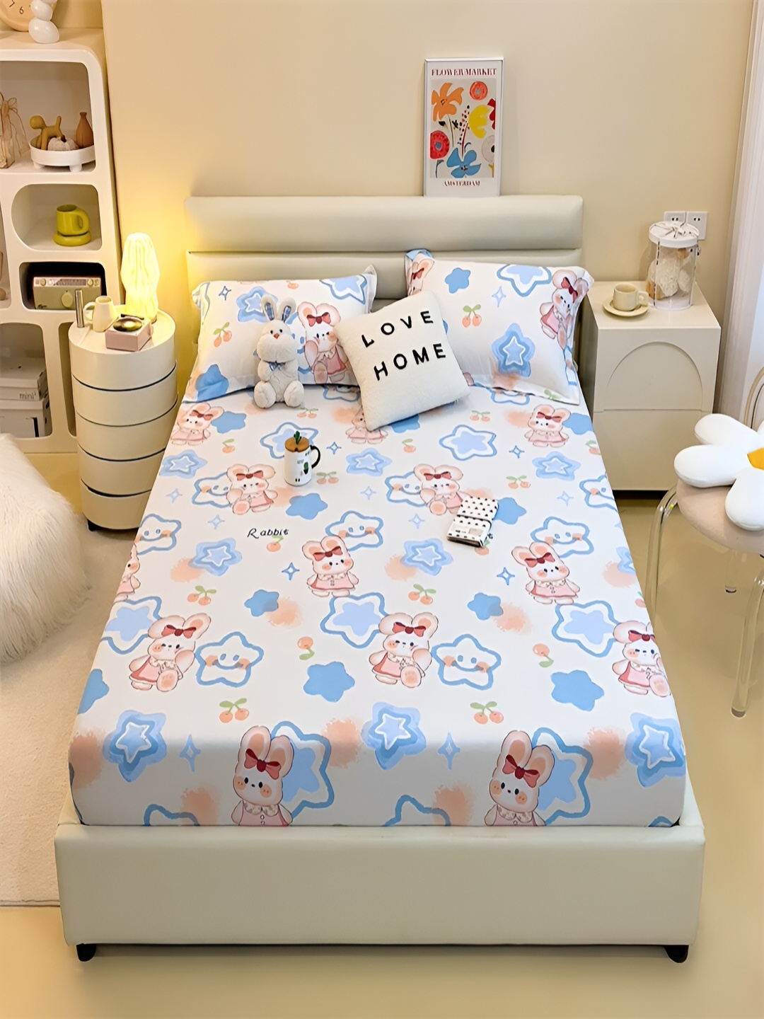 

JC HOME White & Blue Graphic 230 TC Cotton King Bedsheet With 2 Pillow Covers