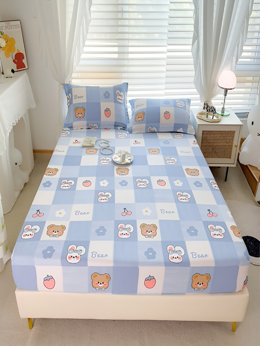 

JC HOME Blue Geometric Cotton Fitted 230 TC Queen Bedsheet with 2 Pillow Covers