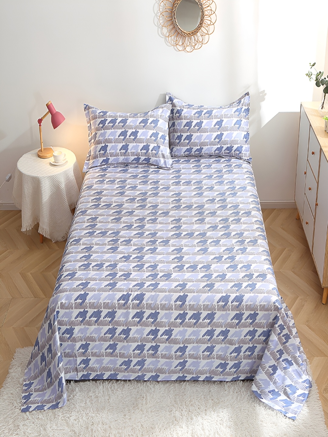 

JC HOME White & Blue Abstract Cotton 210 TC King Bedsheet with 2 Pillow Covers