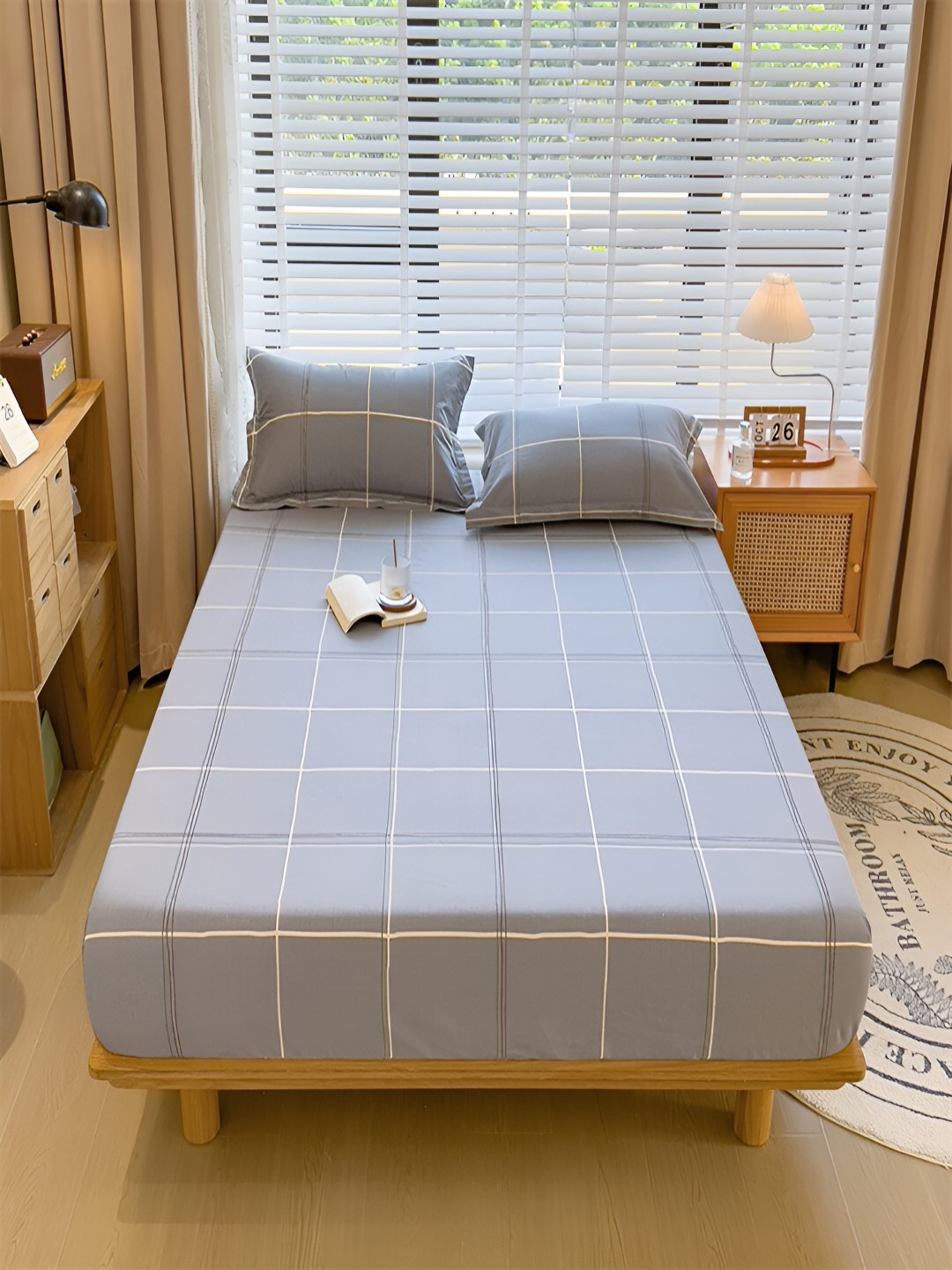 

JC HOME Grey & White Geometric Cotton 230 TC Bedsheet with 2 Pillow Covers