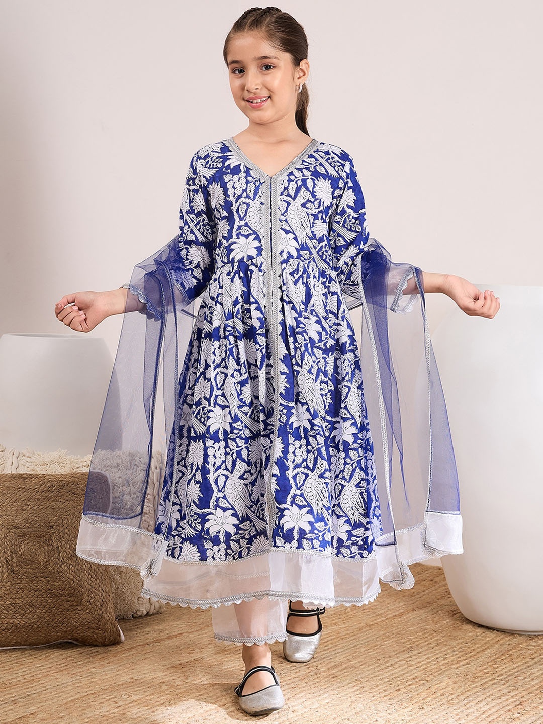 

pspeaches Girls Floral Printed A-Line Pure Cotton Kurta with Palazzos & Dupatta, Blue