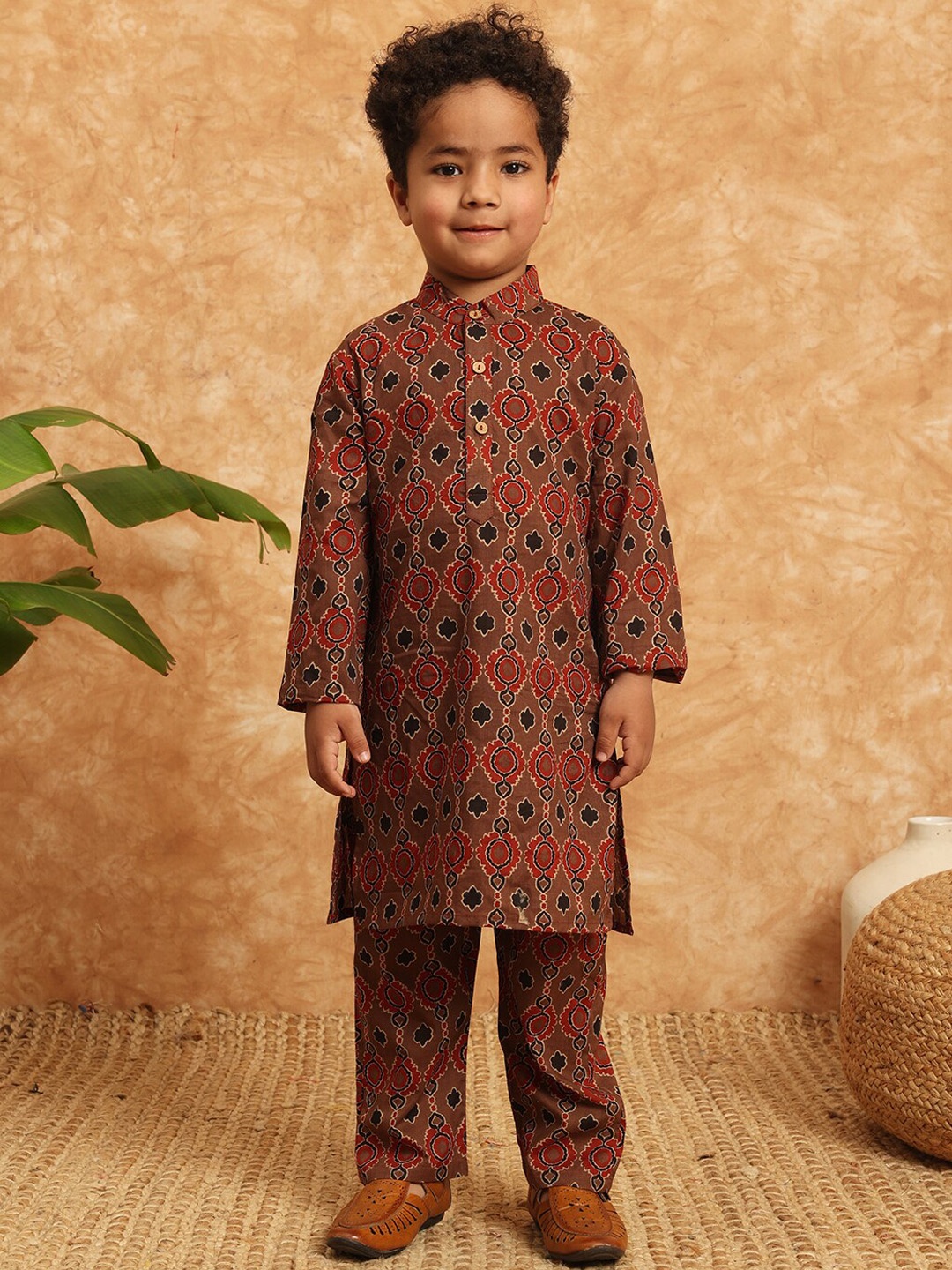 

Readiprint Boys Ethnic Motifs Straight Cotton Kurta with Trousers & Nehru jacket, Brown