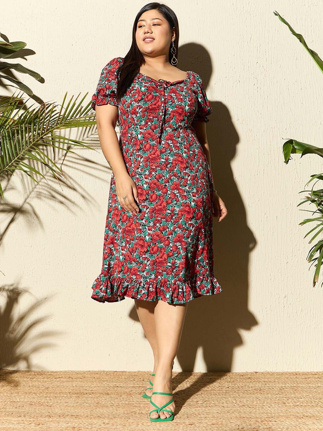 

Berrylush Curve Plus Size Red Floral Printed Gathered Detailed A-Line Midi Dress