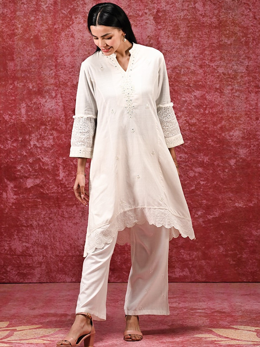 

Lakshita Geometric Embroidered Cotton Linen A-Line Kurta, Off white