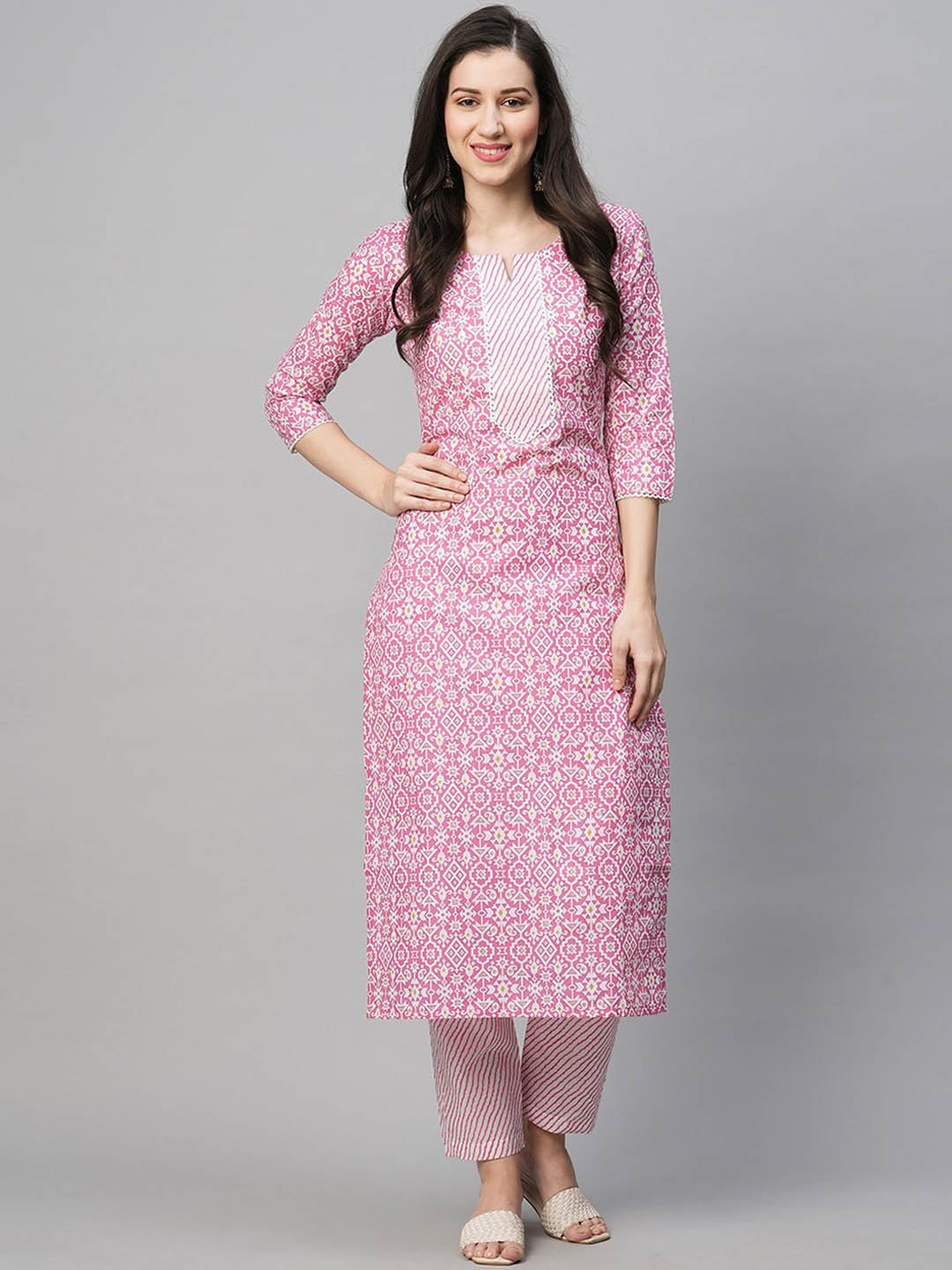 

SANJANA SILK Ethnic Motifs Printed Regular Gotta Patti Kurta with Trousers, Pink