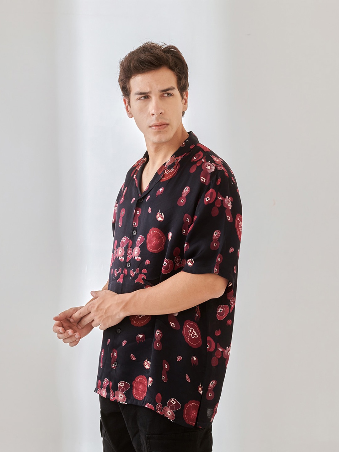 

QB MEN Classic Fit Floral Printed Cuban Collar Casual Oversized Satin Shirt, Black