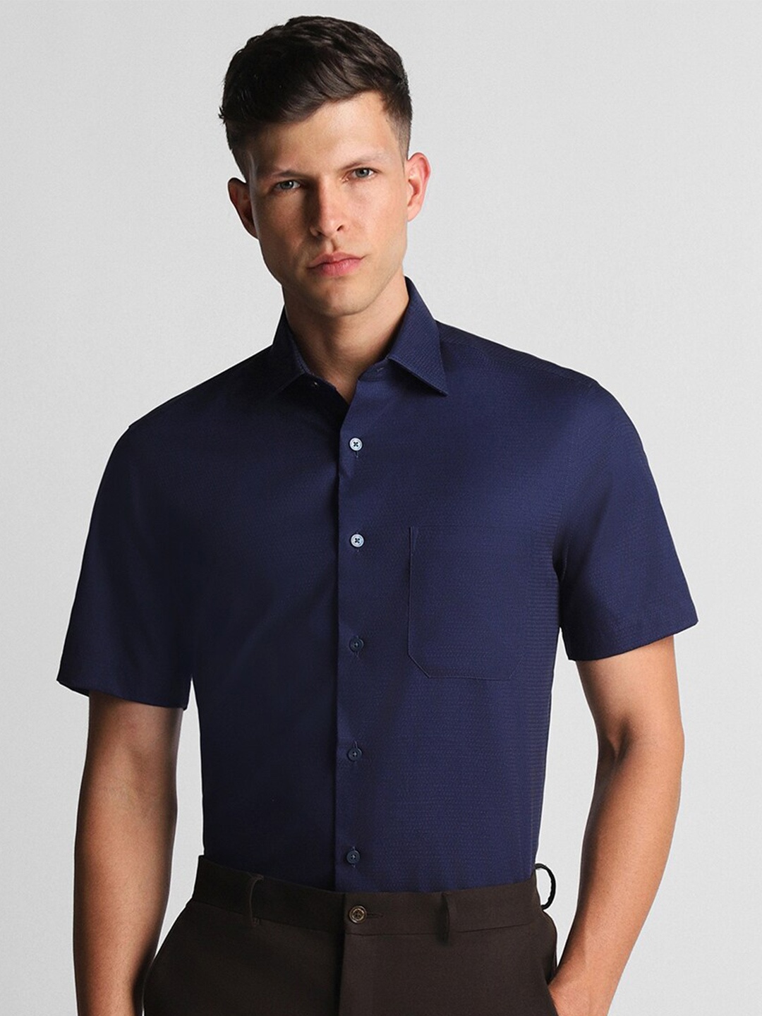 

Louis Philippe Spread Collar Pure Cotton Formal Shirt, Navy blue