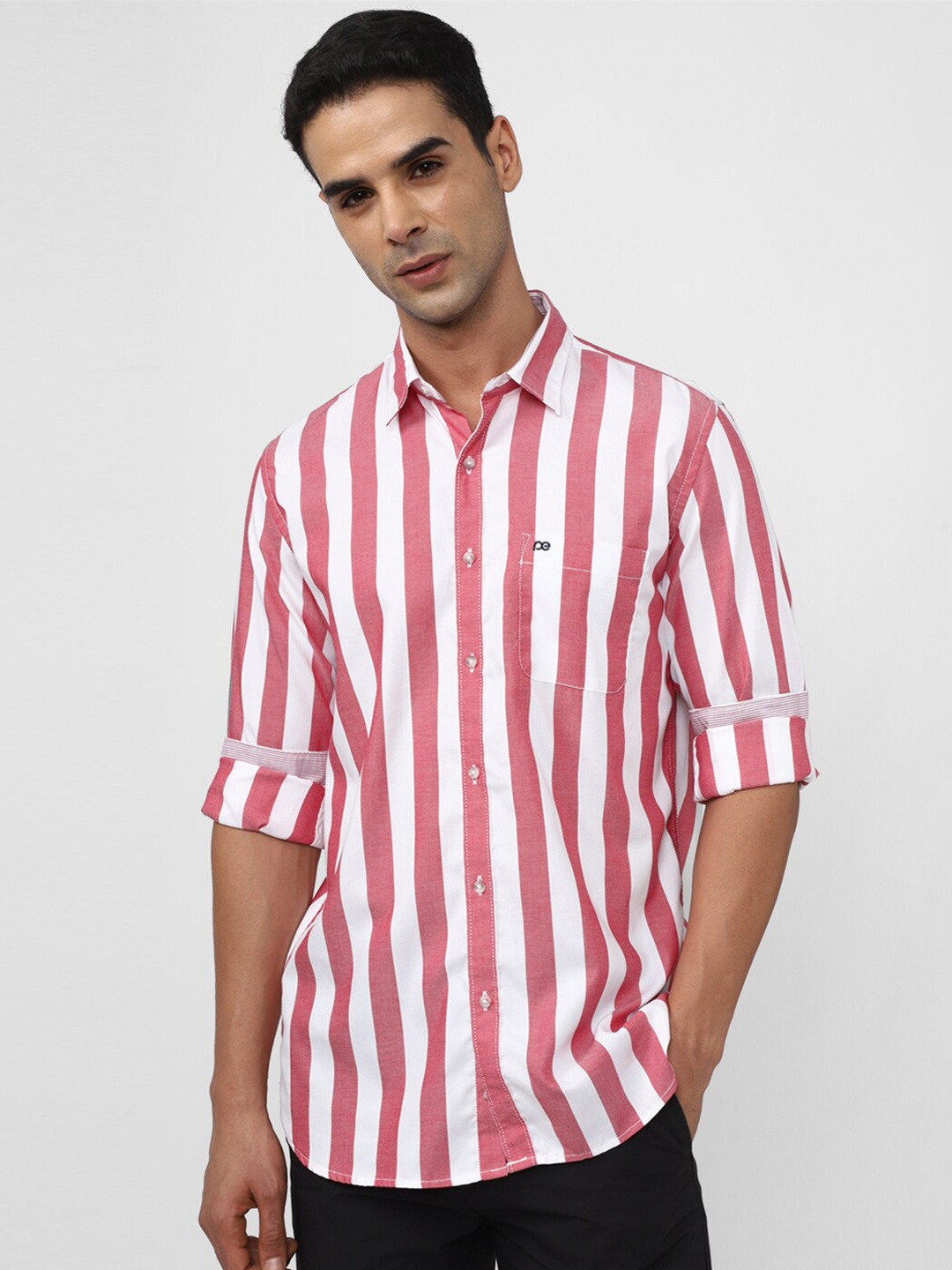 

Peter England Casuals Vertical Striped Slim Fit Pure Cotton Casual Shirt, Pink