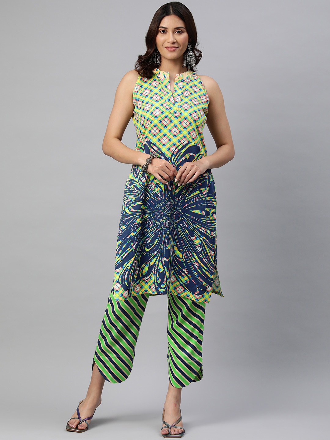 

BUTA BUTI Floral Printed Pure Cotton Kurta with Trousers, Green