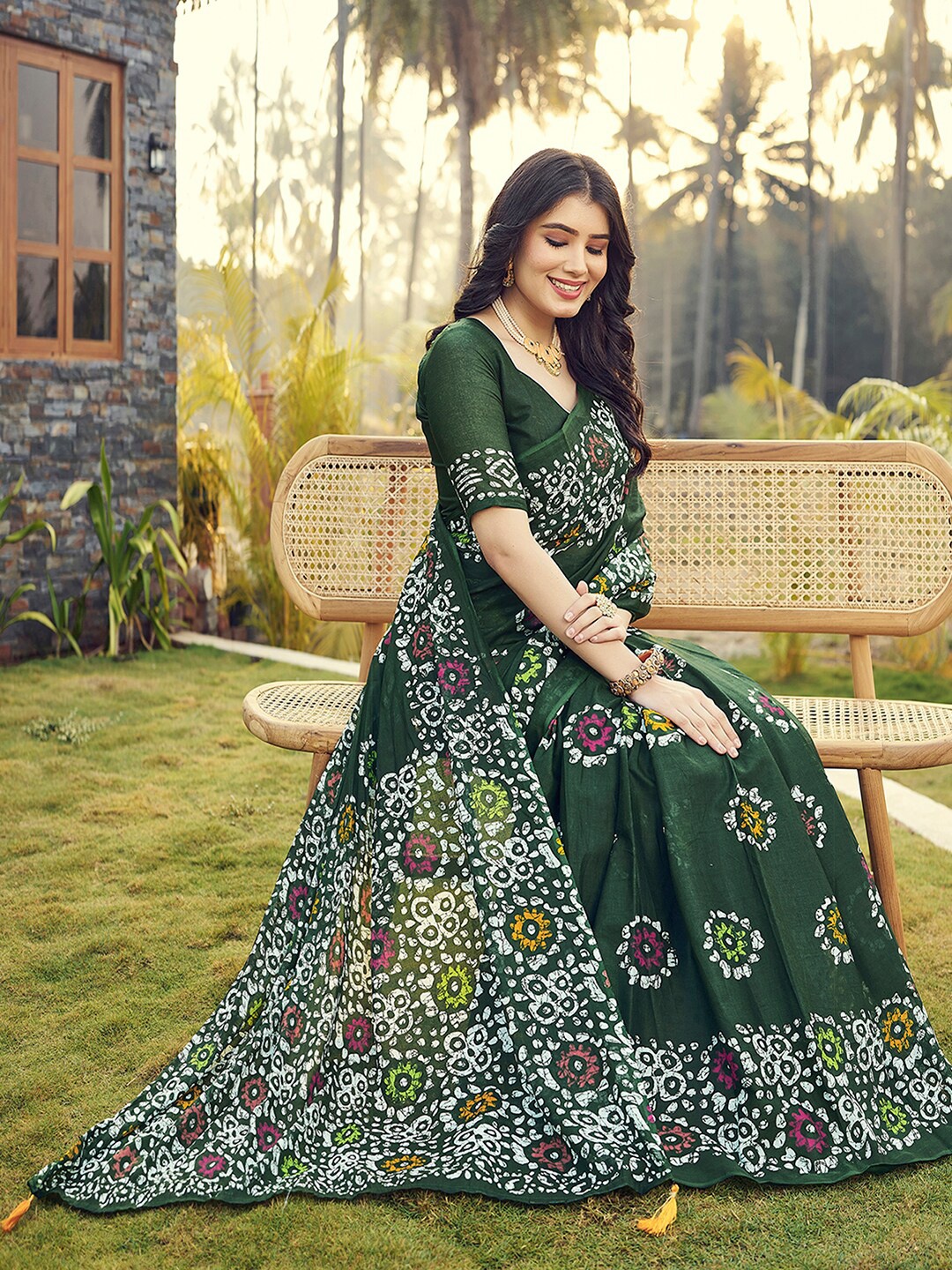 

Mitera Floral Printed Ready To Wear Arani Saree, Green