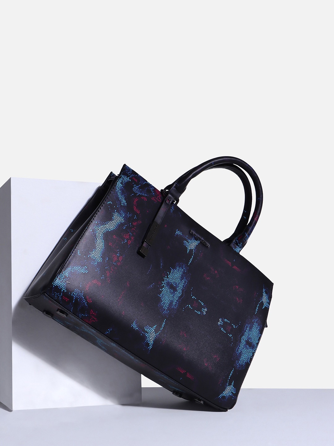 

Van Heusen Woman Graphic Printed Oversized Shopper Shoulder Bag, Black