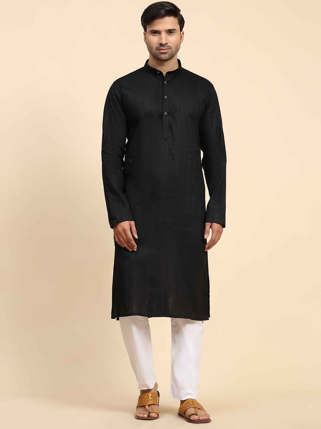 

Cult Indie Striped Pure Cotton Straight Kurta, Black
