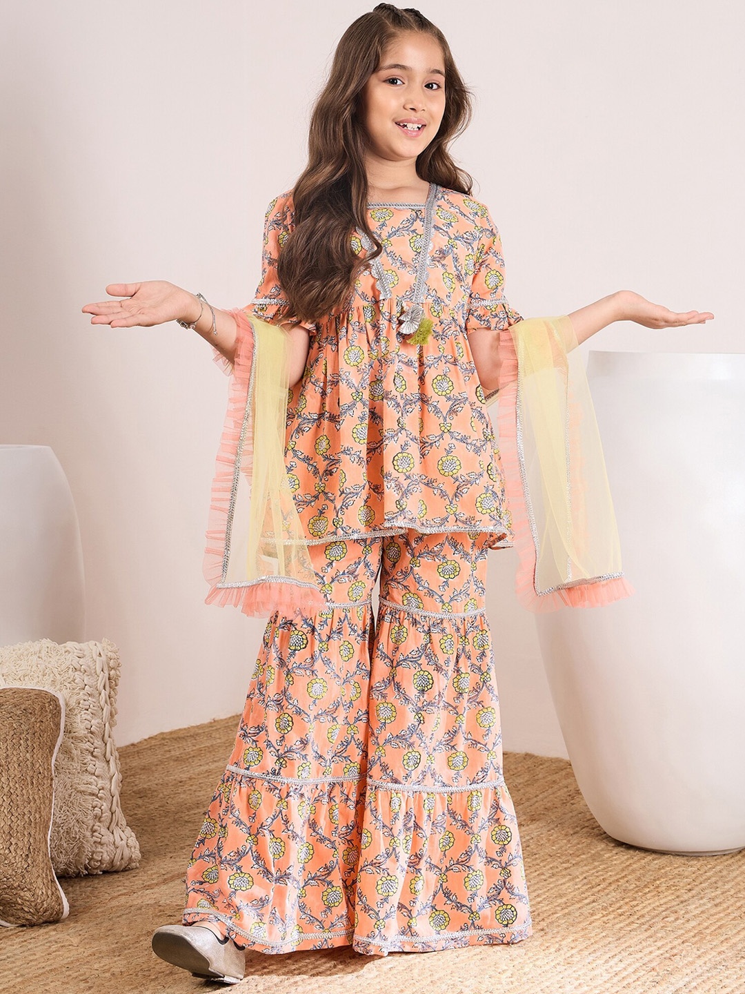

pspeaches Girls Floral Printed Empire Kurta with Sharara & Dupatta, Orange
