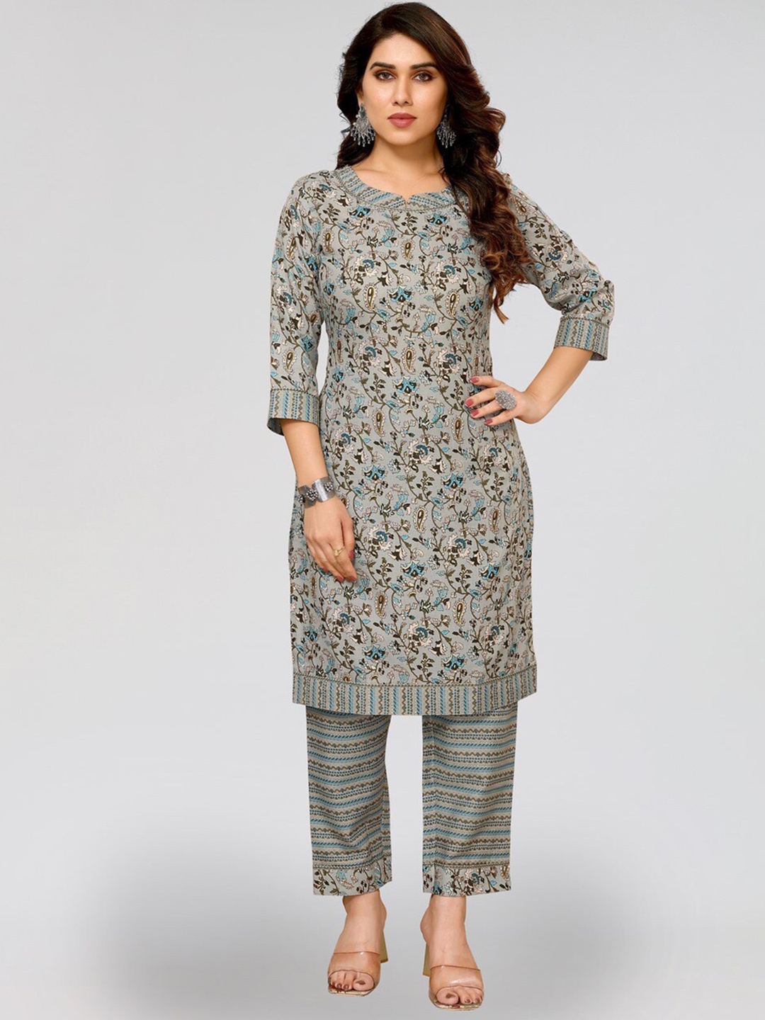 

PYARI - A style for every story Floral Printed Regular Kurta with Trouser, Grey