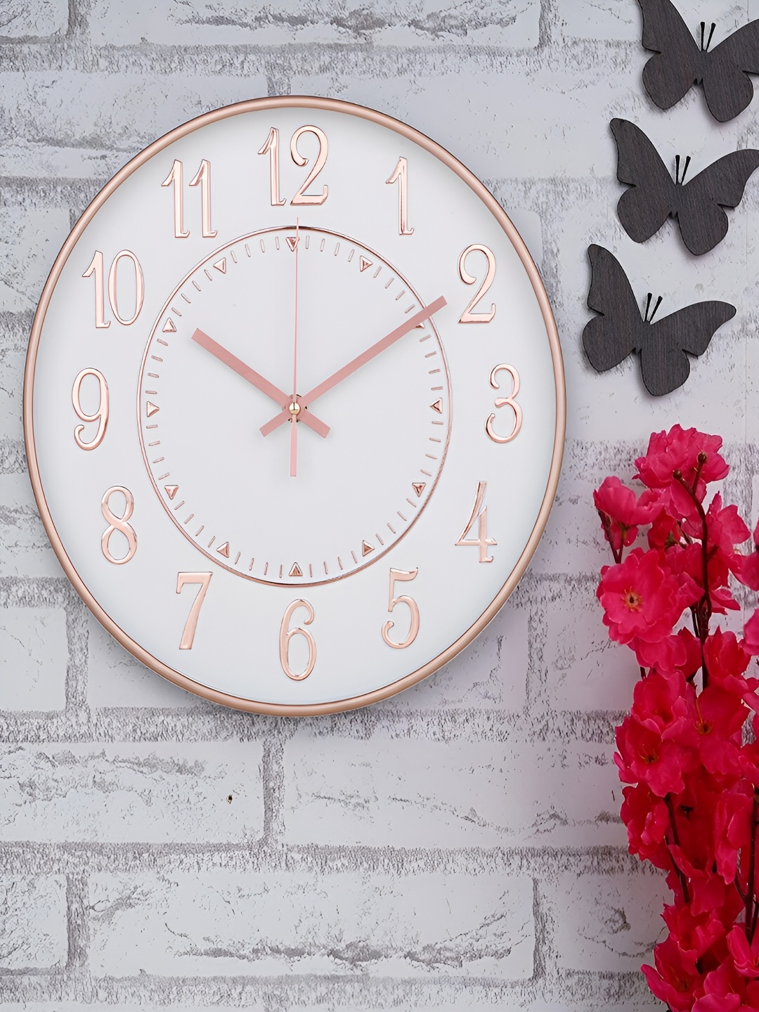 

Kuber Industries Gold-Toned & White Analogue Wall Clock