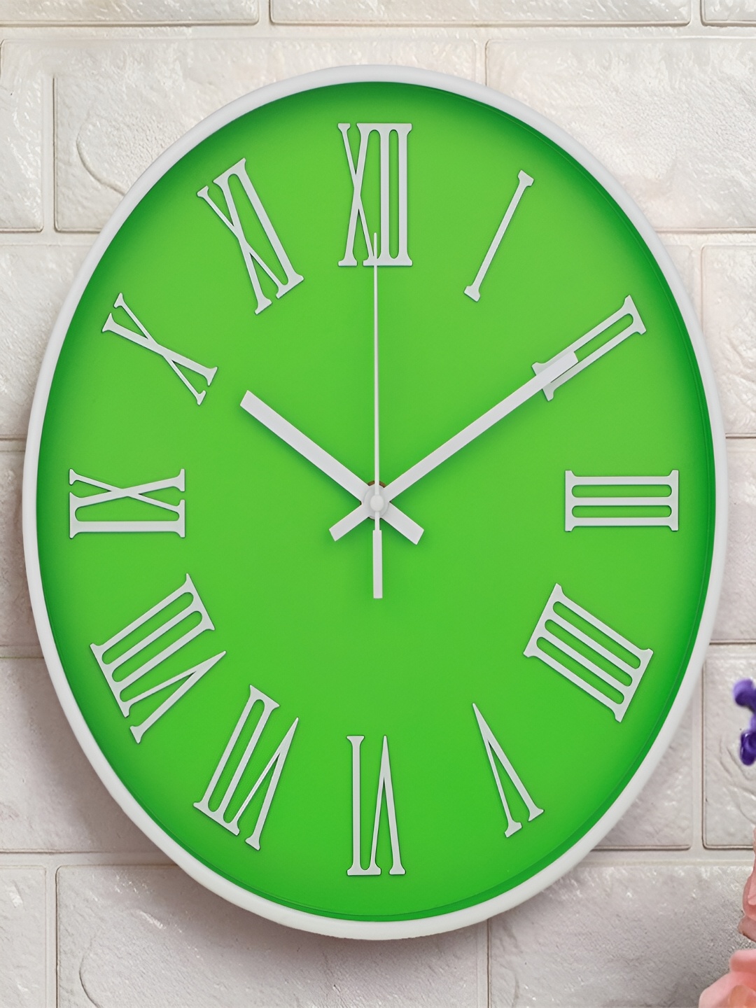 

Kuber Industries Green & White Analogue Wall Clock