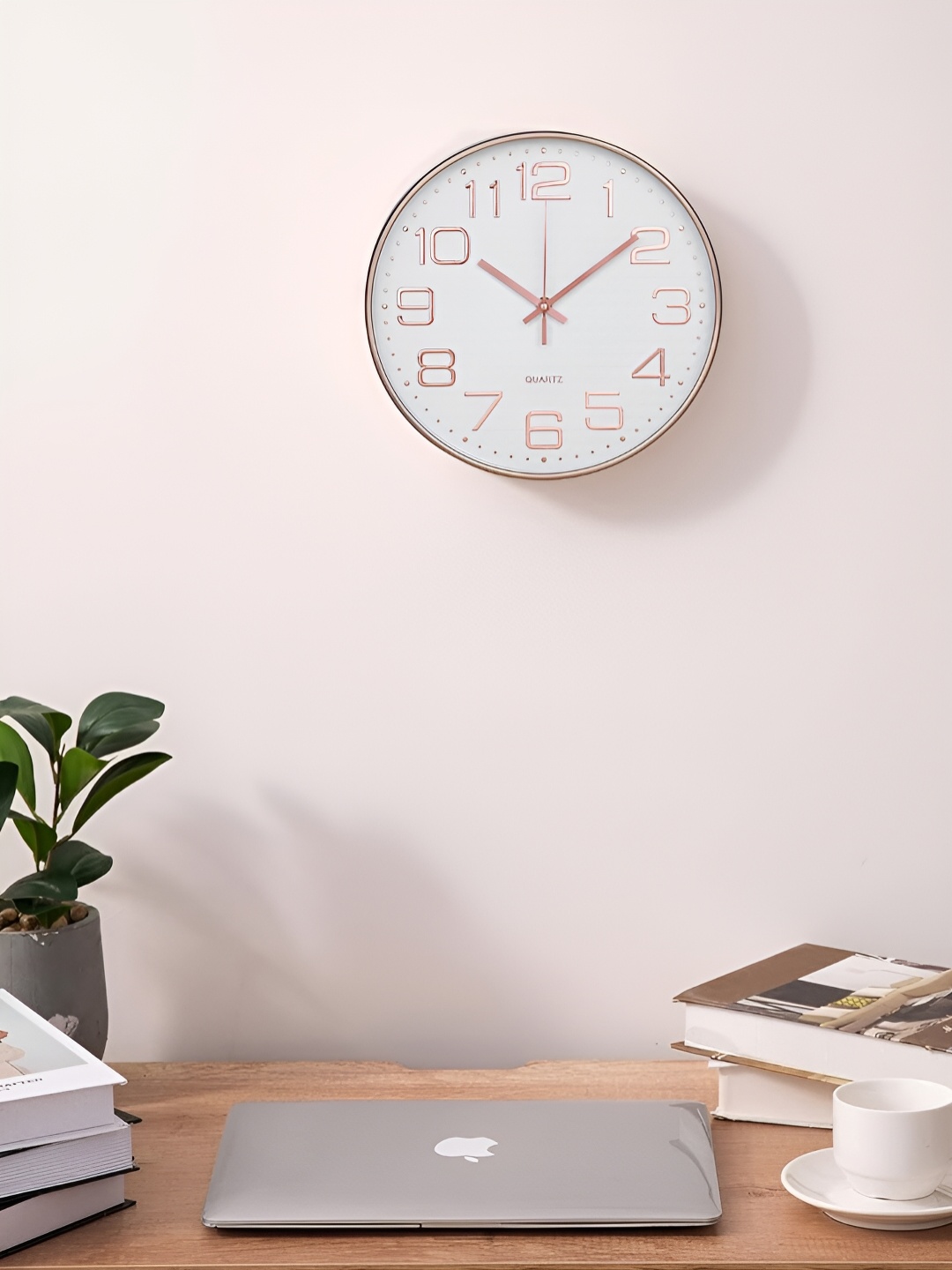 

Kuber Industries Rose & White Analogue Wall Clock