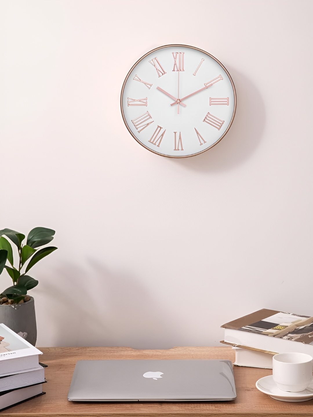 

Kuber Industries Gold-Toned & White Analogue Wall Clock