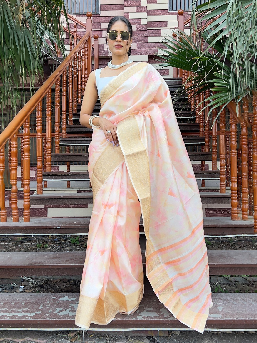 

PHEASANT Abstract Printed Woven Design Jacquard Art Silk Saree, Cream
