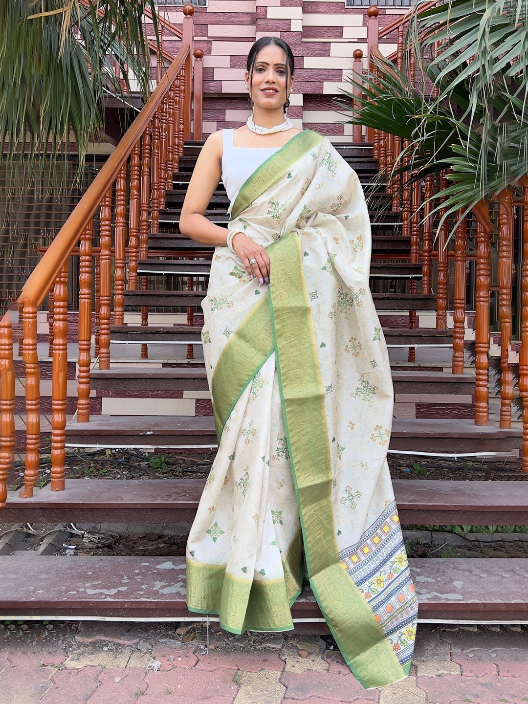 

PHEASANT Floral Printed Woven Design Jacquard Art Silk Saree, Green