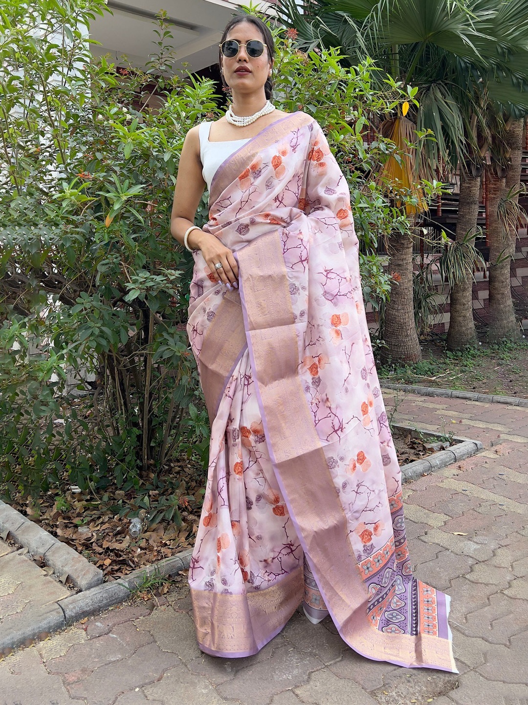 

PHEASANT Floral Printed Woven Design Jacquard Art Silk Saree, Lavender