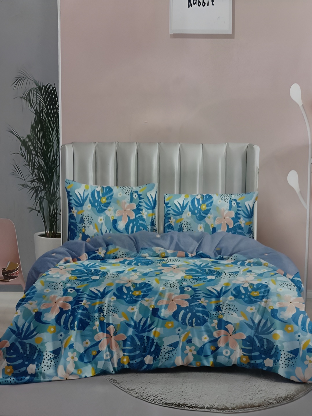 

Signature Blue & White Floral 144 TC Queen Bedsheet with 2 Pillow Covers