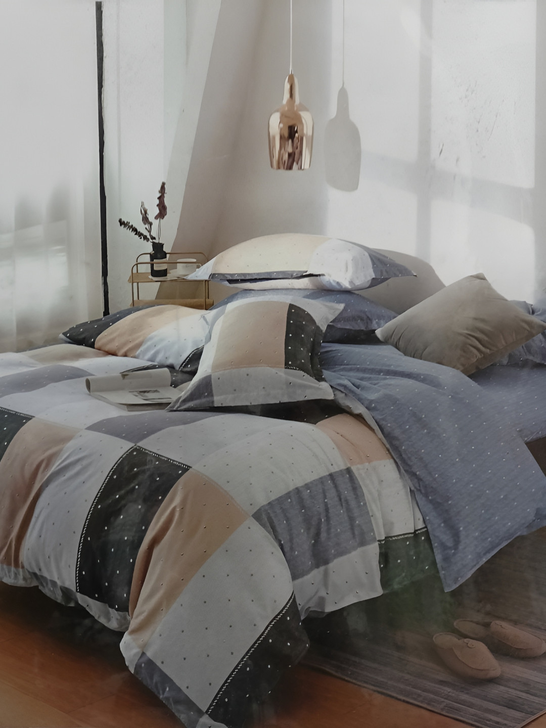 

Signature Grey & Brown Geometric 144 TC Microfiber Queen Bedsheet with 2 Pillow Covers