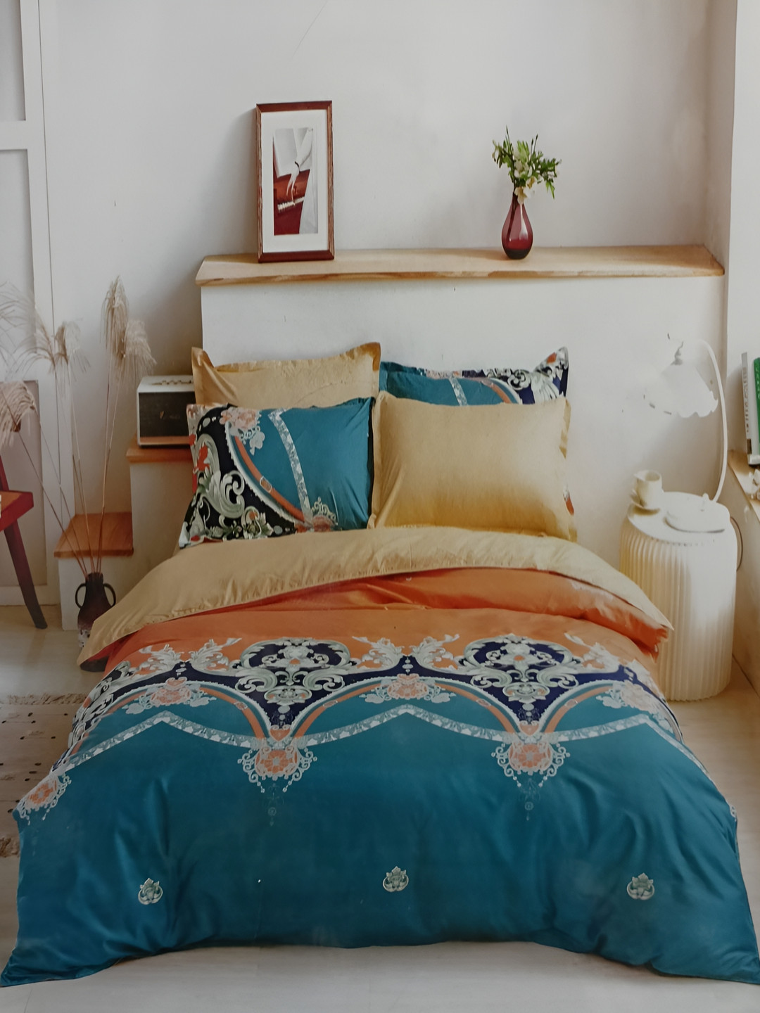 

Signature Blue & White Floral 144 TC Queen Bedsheet with 2 Pillow Covers