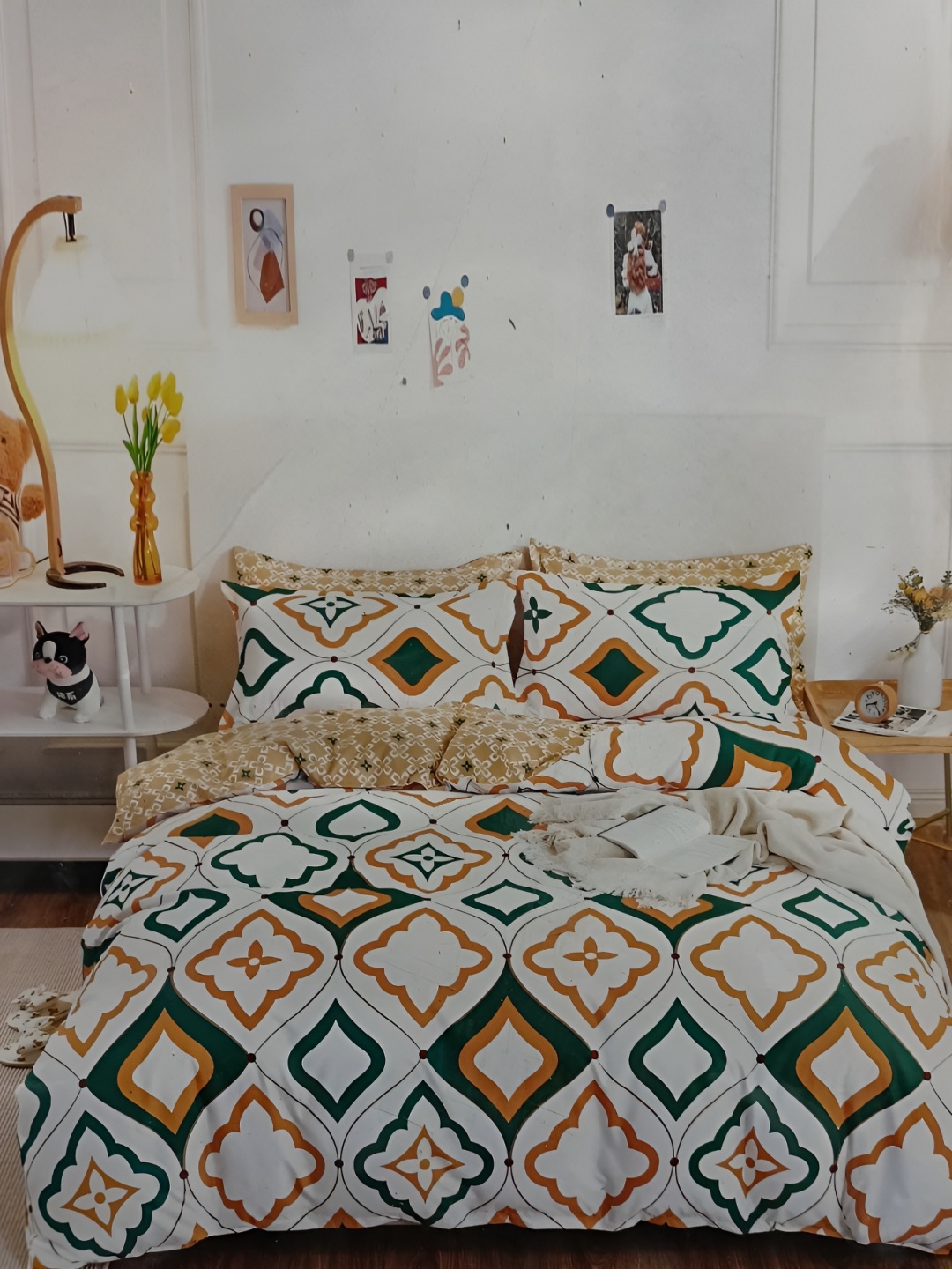 

Signature White & Brown Geometric 144 TC Queen Bedsheet with 2 Pillow Covers