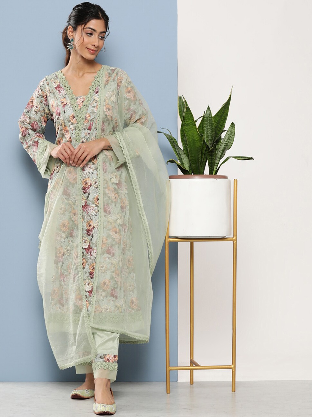 

Divena Floral Printed Lace Straight Kurta With Trouser & Dupatta, Blue